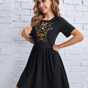 Floral Embroidery A-line Dress (Black)