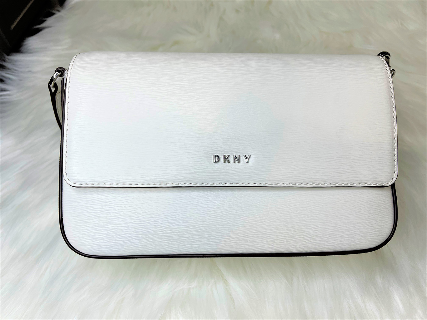Dkny, Bags, Elegant White Dkny Bag